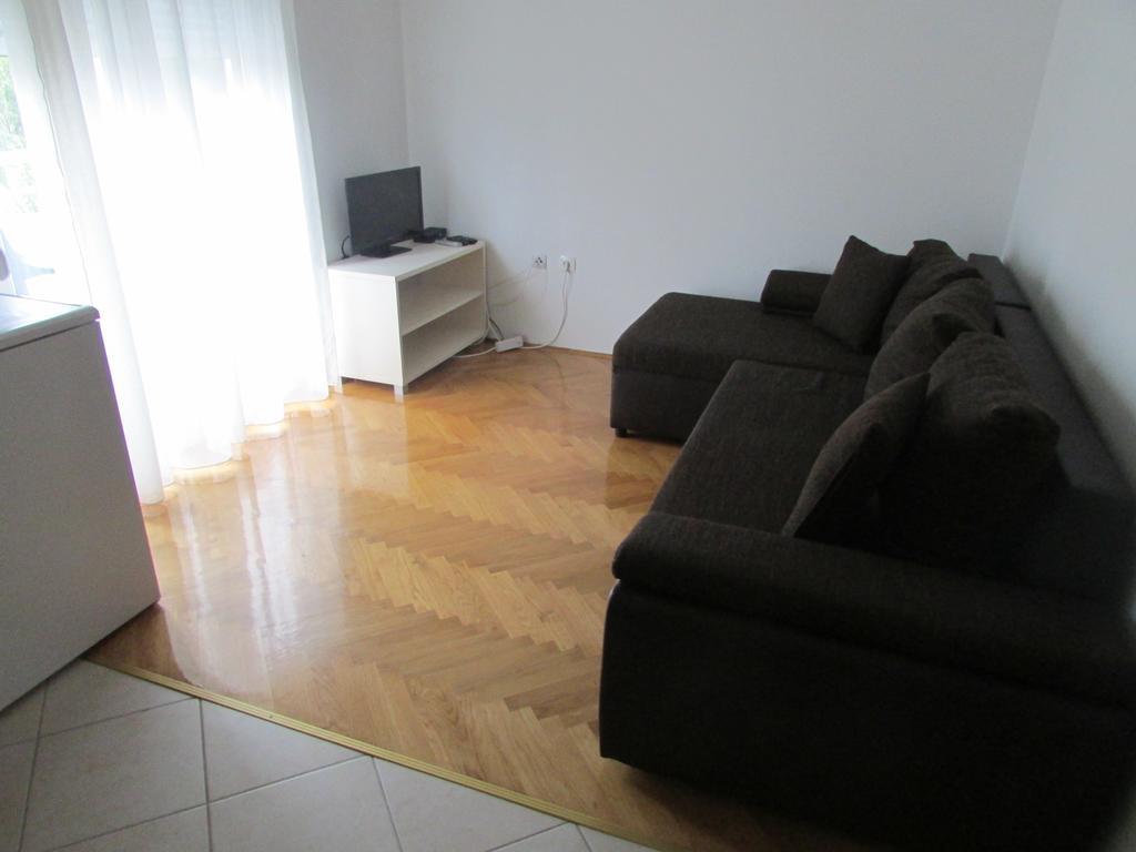Apartmani I Sobe Grga Starigrad Paklenica Room photo
